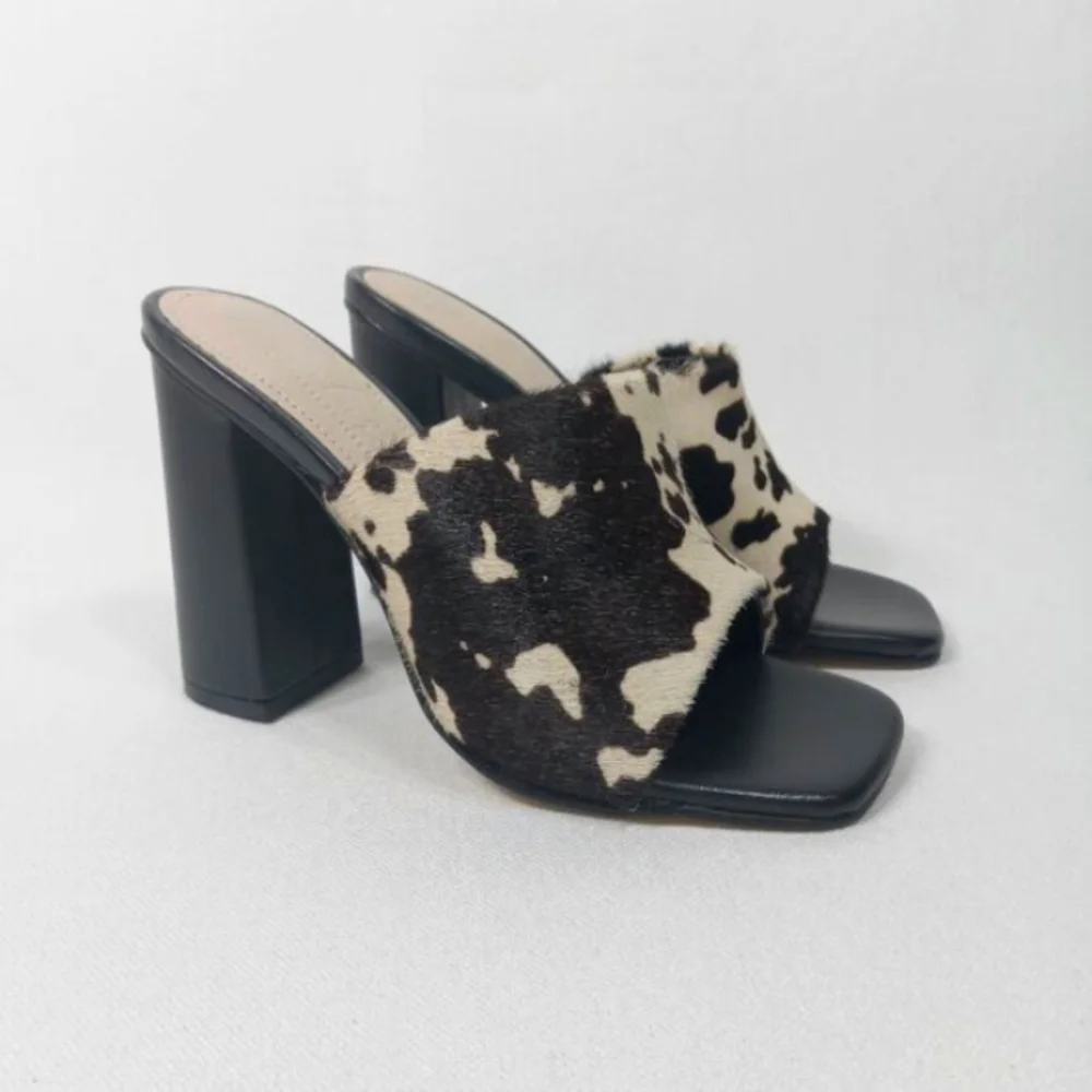 SIGNATURE By Journee Collection Deena Cow Hair Print Sandal In Womens Size 6